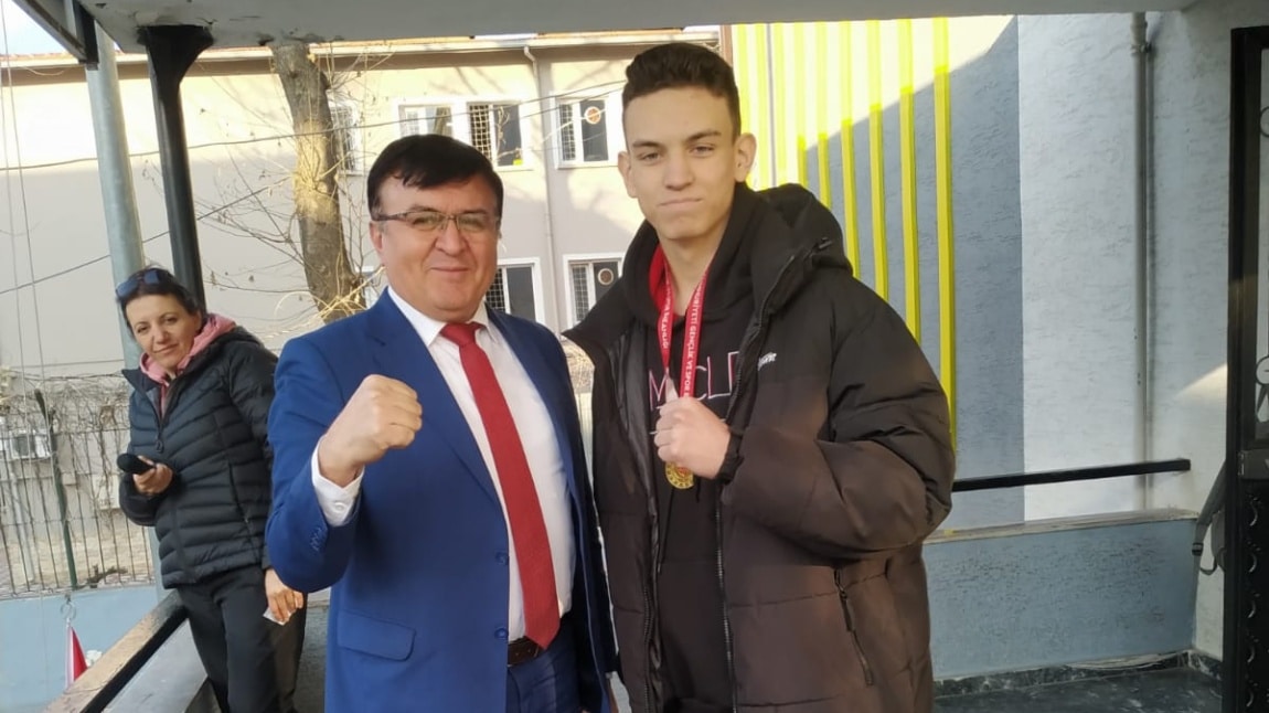 Öğrencimiz Kickboks'ta İl Birincisi Oldu.. 